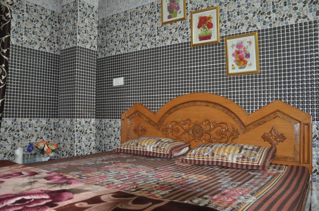 Hotel Pari 잘란다르 외부 사진